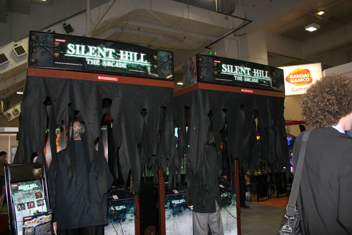 Image 11 of 47: SILENT HILL THE ARCADE.