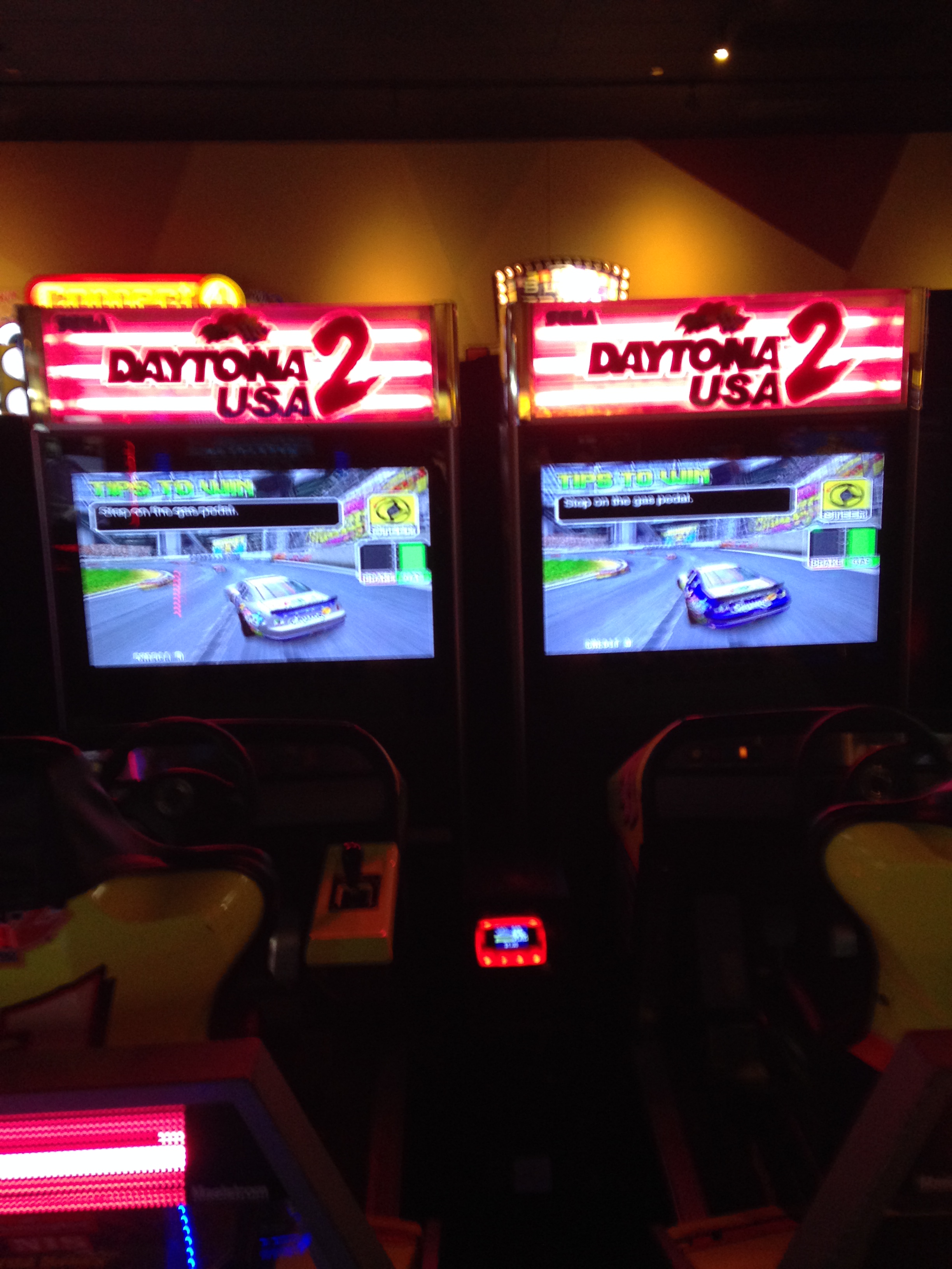 Daytona USA 2 Arcade Locations Picture Gallery ZIv