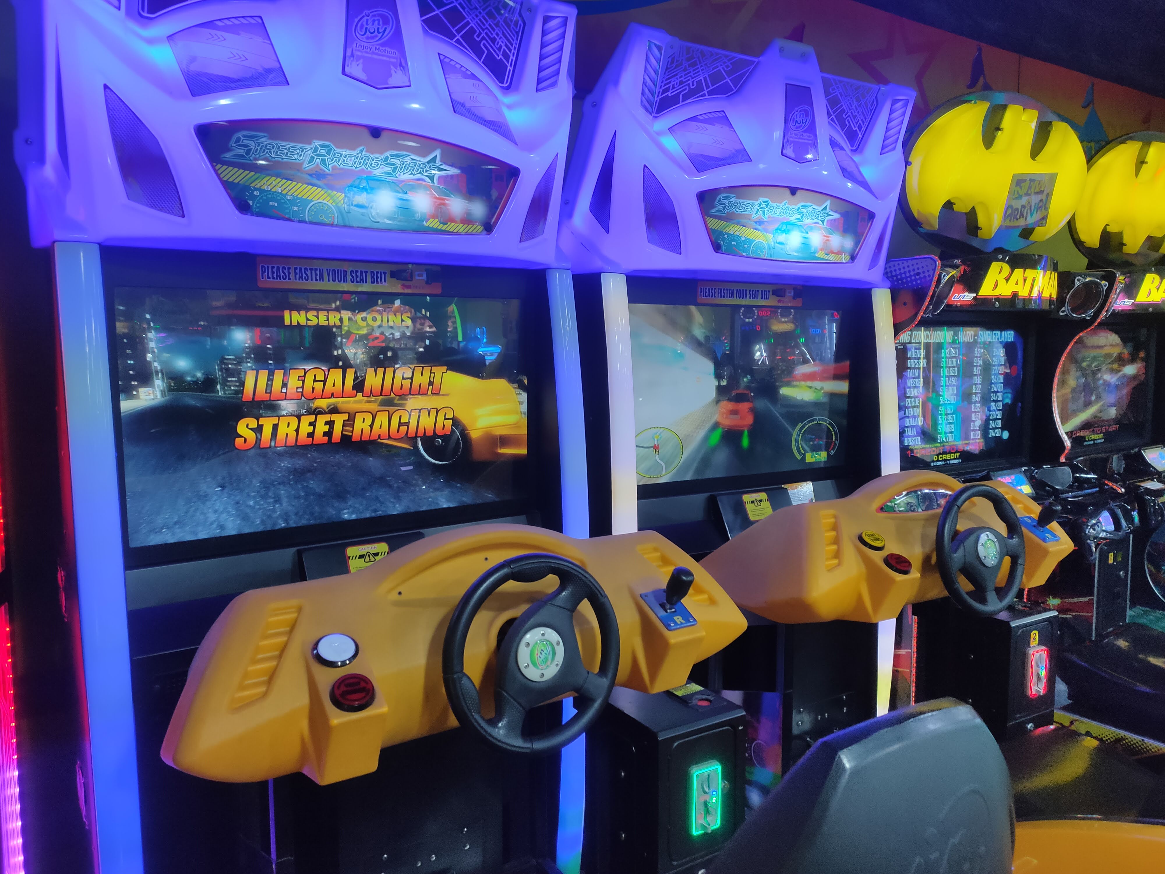 sm-taytay-worlds-of-fun-street-racing-stars-and-batman-april-2023