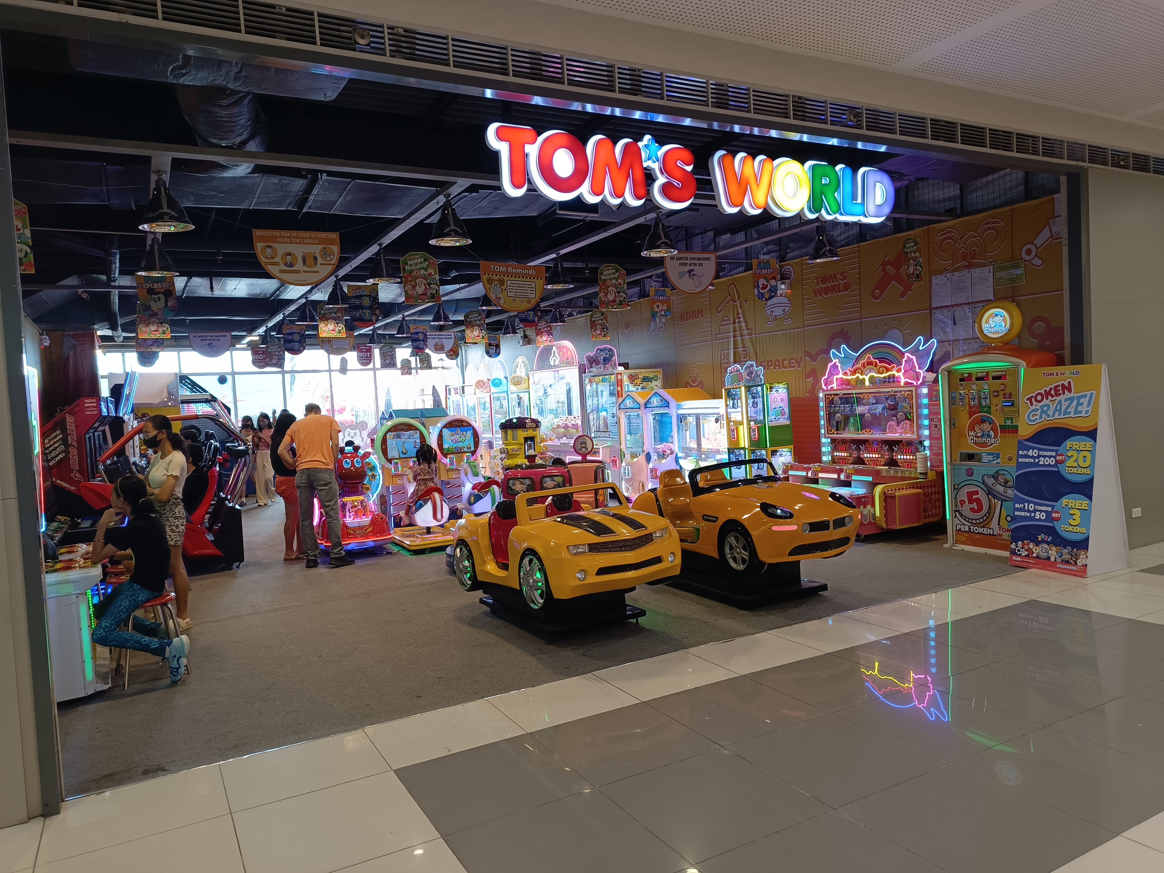 Toms sm megamall store