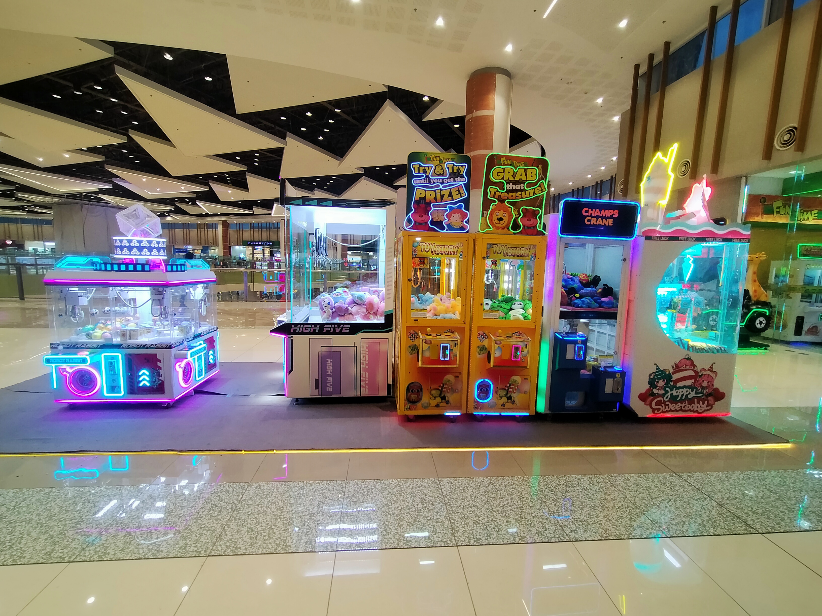 Outside Crane Redemption Games (February 2026)