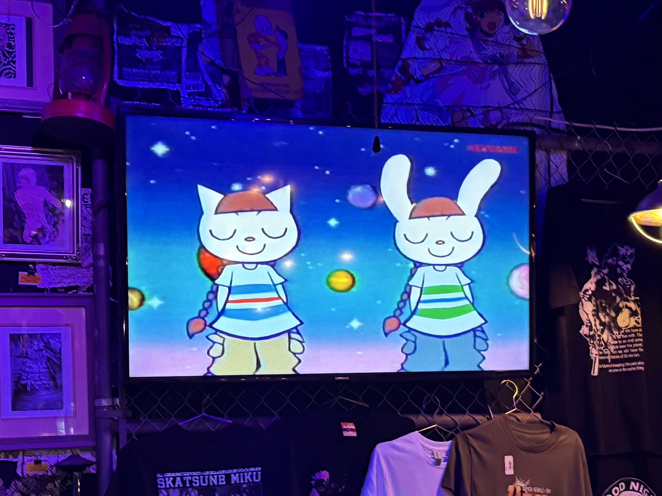 Random stuff plays on the televisions